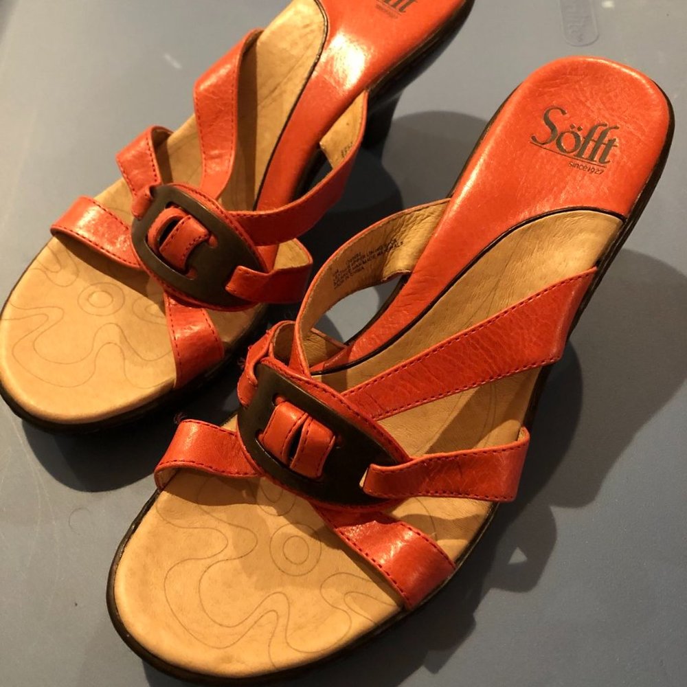 Sofft pink strappy sandal with short heel